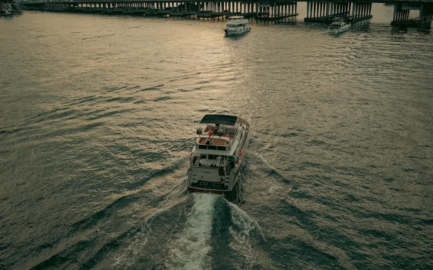 Bateau sur l'eau